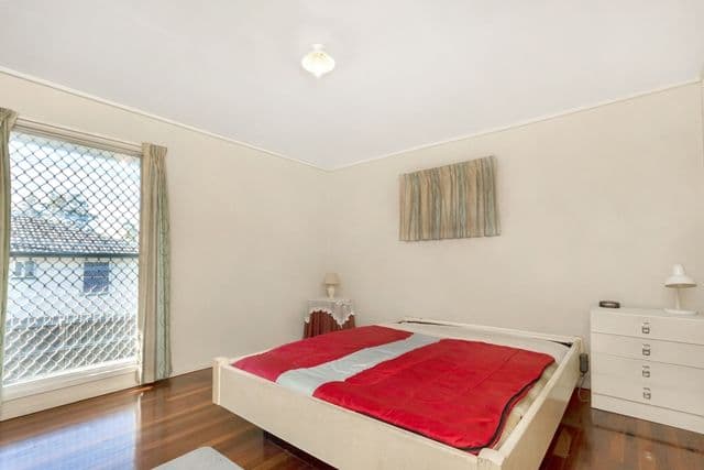 4 Neilson Crescent, RIVERVIEW QLD 4303, Riverview - Thumbnail 3