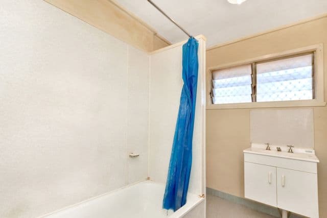 4 Neilson Crescent, RIVERVIEW QLD 4303, Riverview - Thumbnail 6
