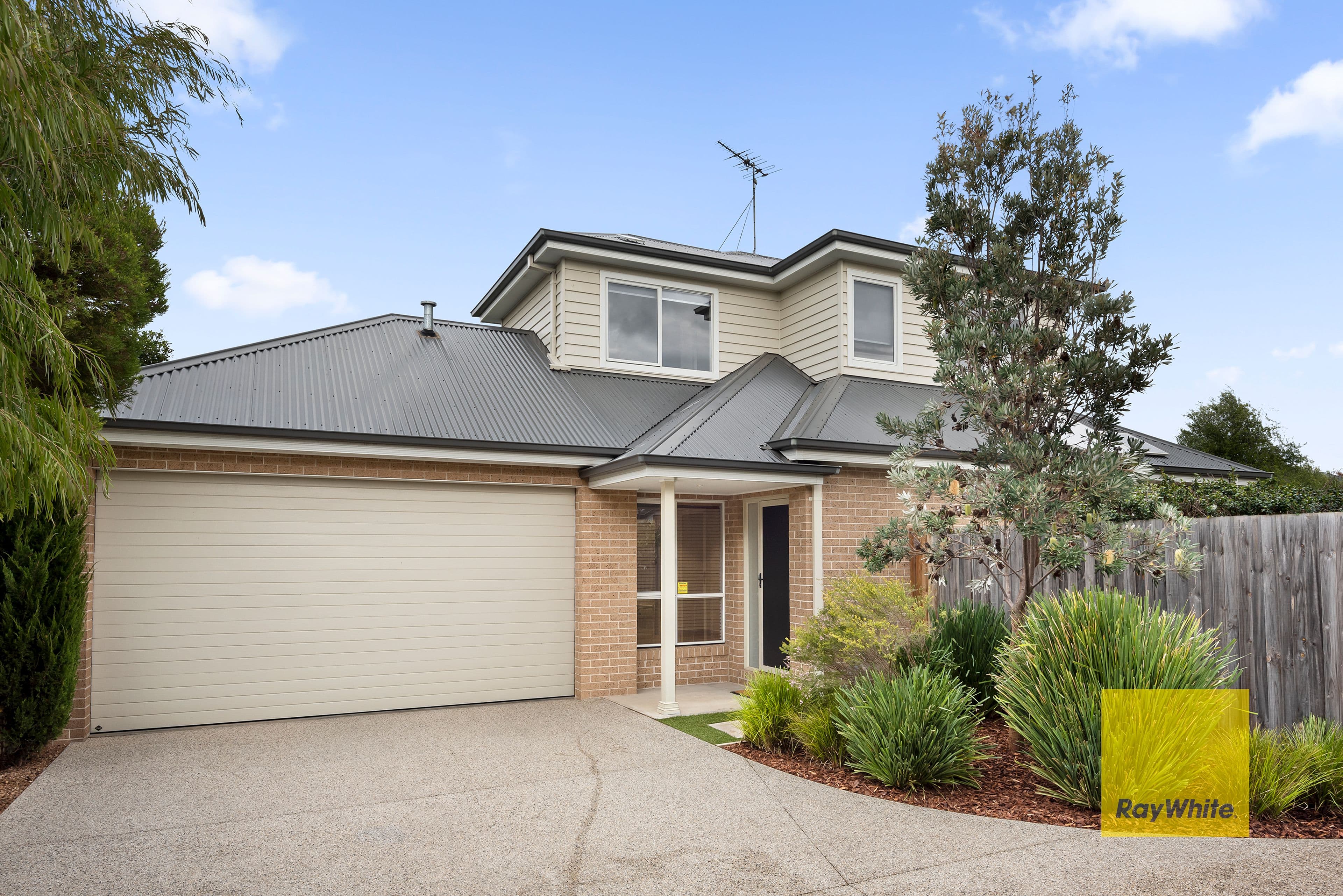 25 Toyne Avenue, Hamlyn Heights VIC 3215, Hamlyn Heights - Image 1