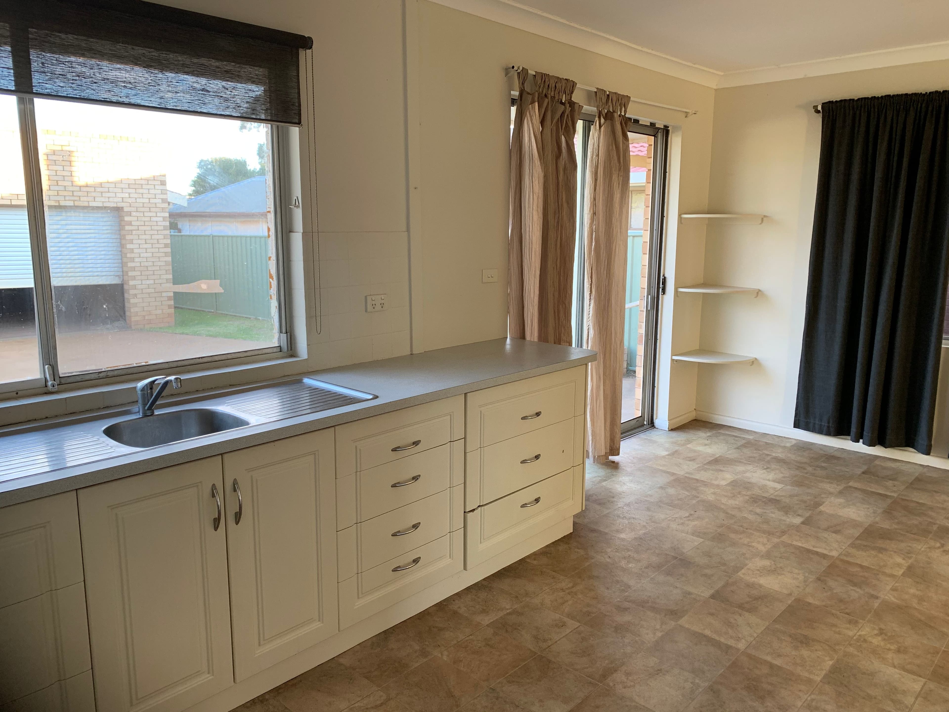 64 Oxley Circle, Dubbo NSW 2830, Dubbo - Thumbnail 3
