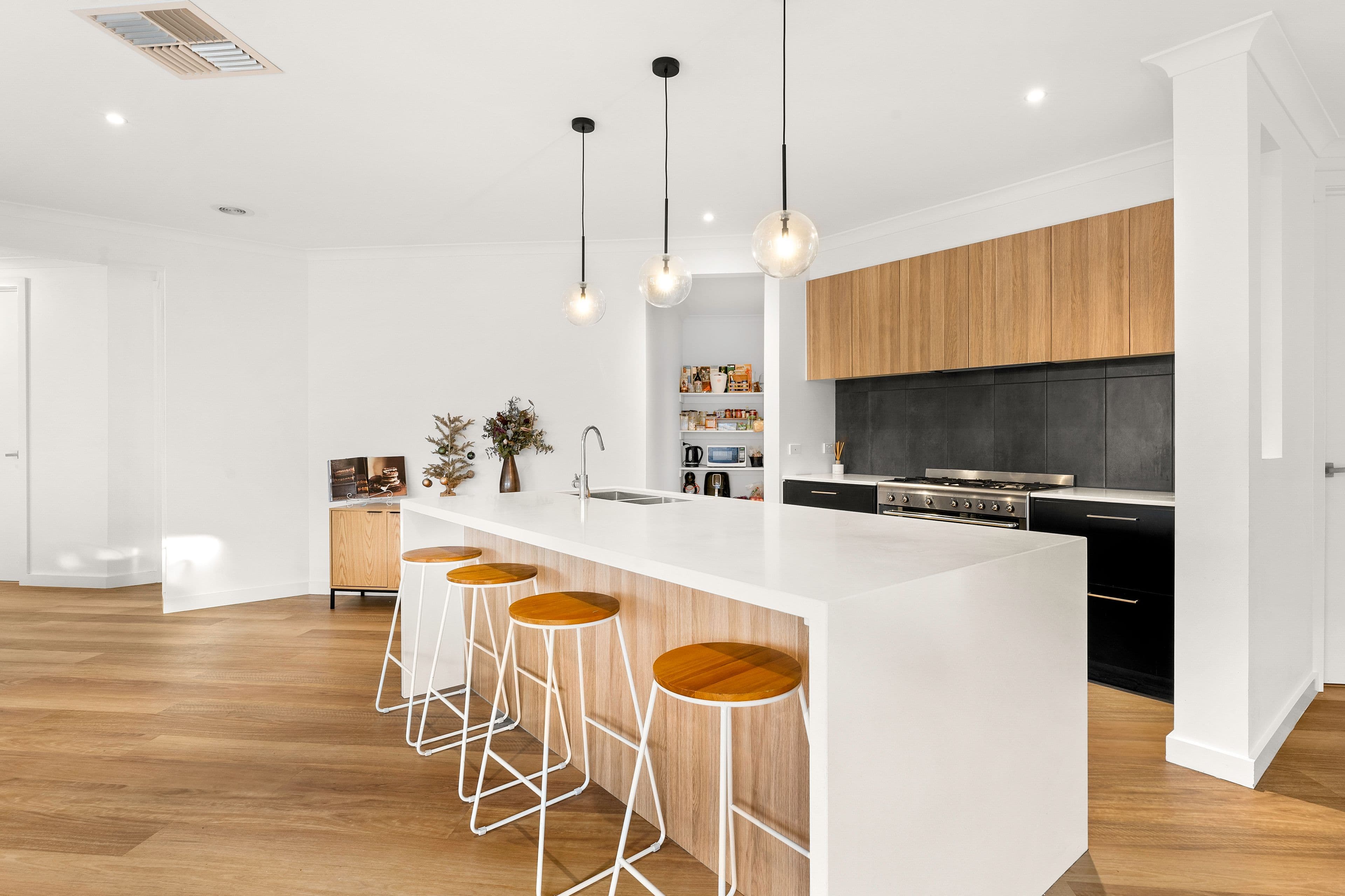 39 Barley Crescent, Clyde North VIC 3978, Clyde North - Thumbnail 3