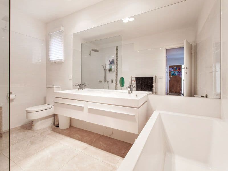 11 Jennifer Street, CHELTENHAM VIC 3192, Cheltenham - Thumbnail 4