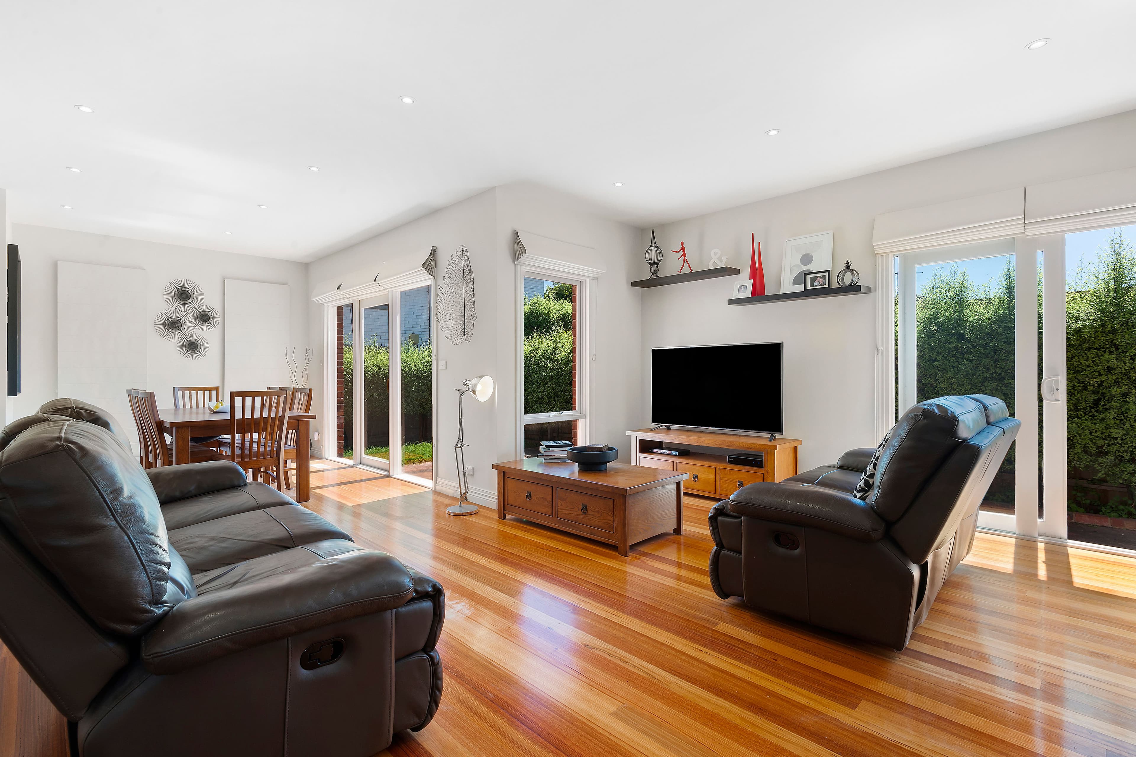 107 Willesden Road, Hughesdale VIC 3166, Hughesdale - Thumbnail 2