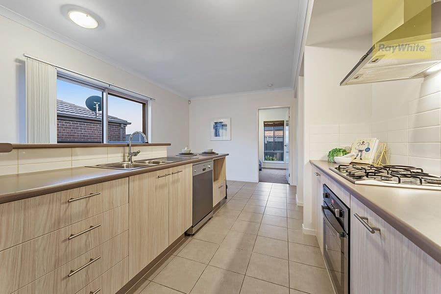 9 Euphoria Street, Craigieburn VIC 3064, Craigieburn - Thumbnail 3