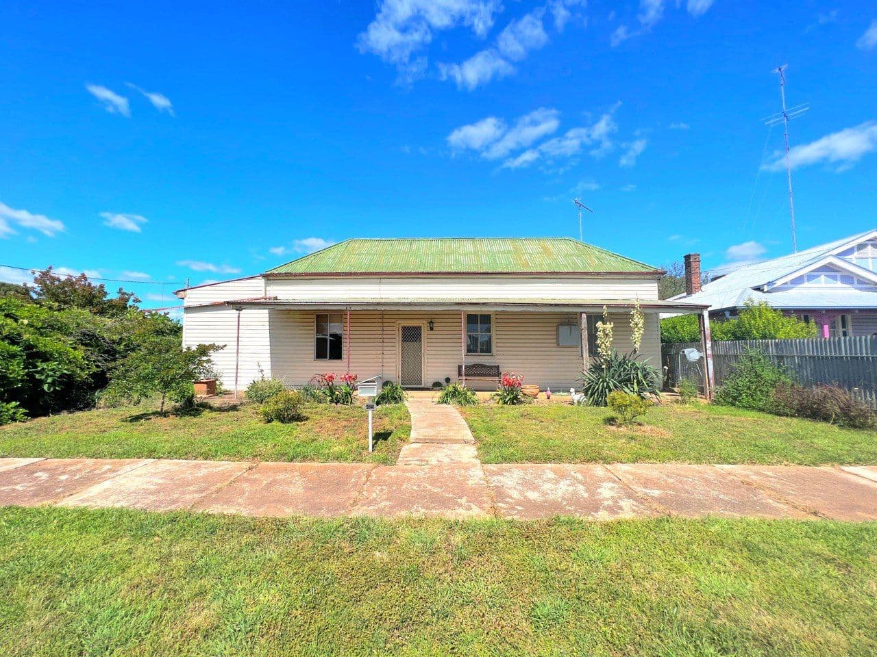 49 Golden Street, West Wyalong NSW 2671, West Wyalong - Thumbnail 2
