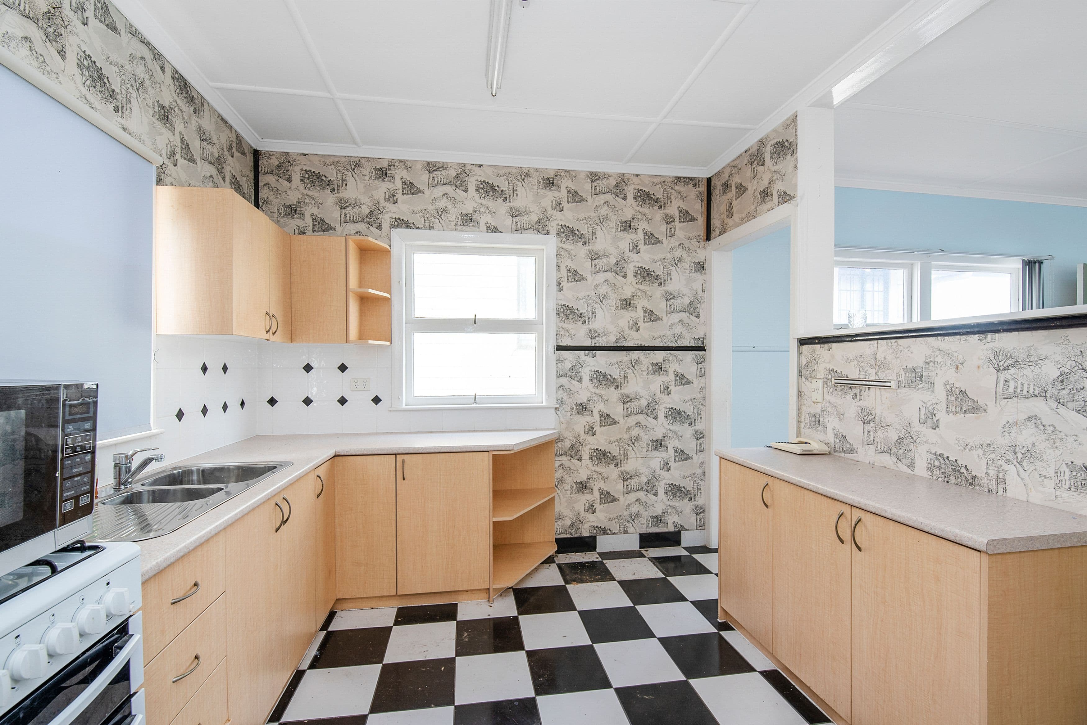 19 Whytecliffe Parade, Woody Point QLD 4019, Woody Point - Thumbnail 4