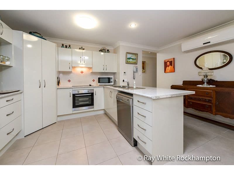 35 Tamarind Avenue, Norman Gardens QLD 4701, Norman Gardens - Thumbnail 3