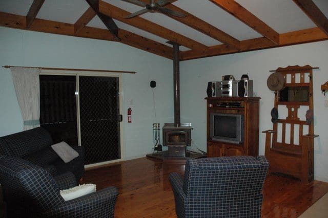 233  Parry Street, CHARLEVILLE QLD 4470, Charleville - Thumbnail 2