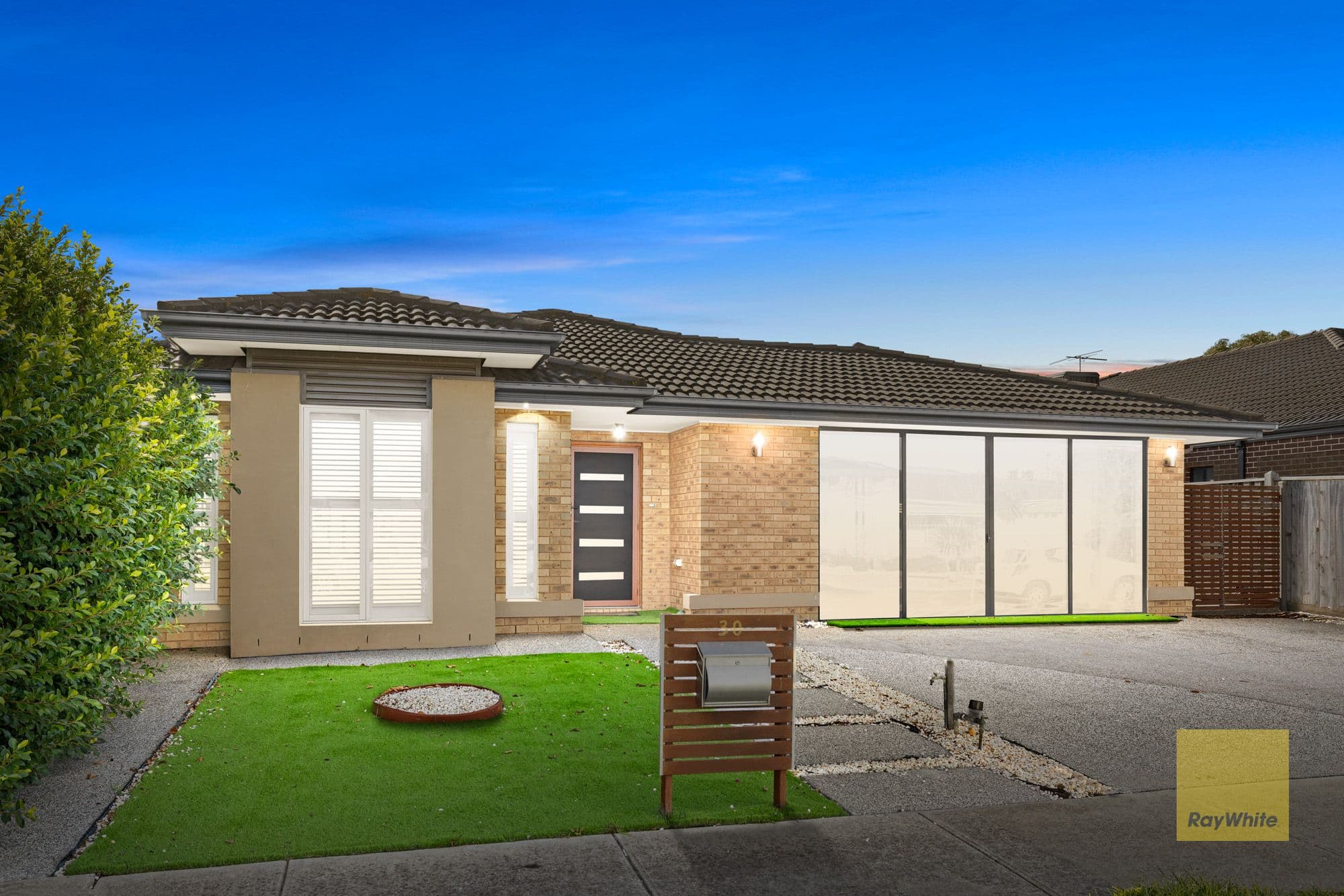 30 Azure Drive, Tarneit VIC 3029, Tarneit - Thumbnail 2