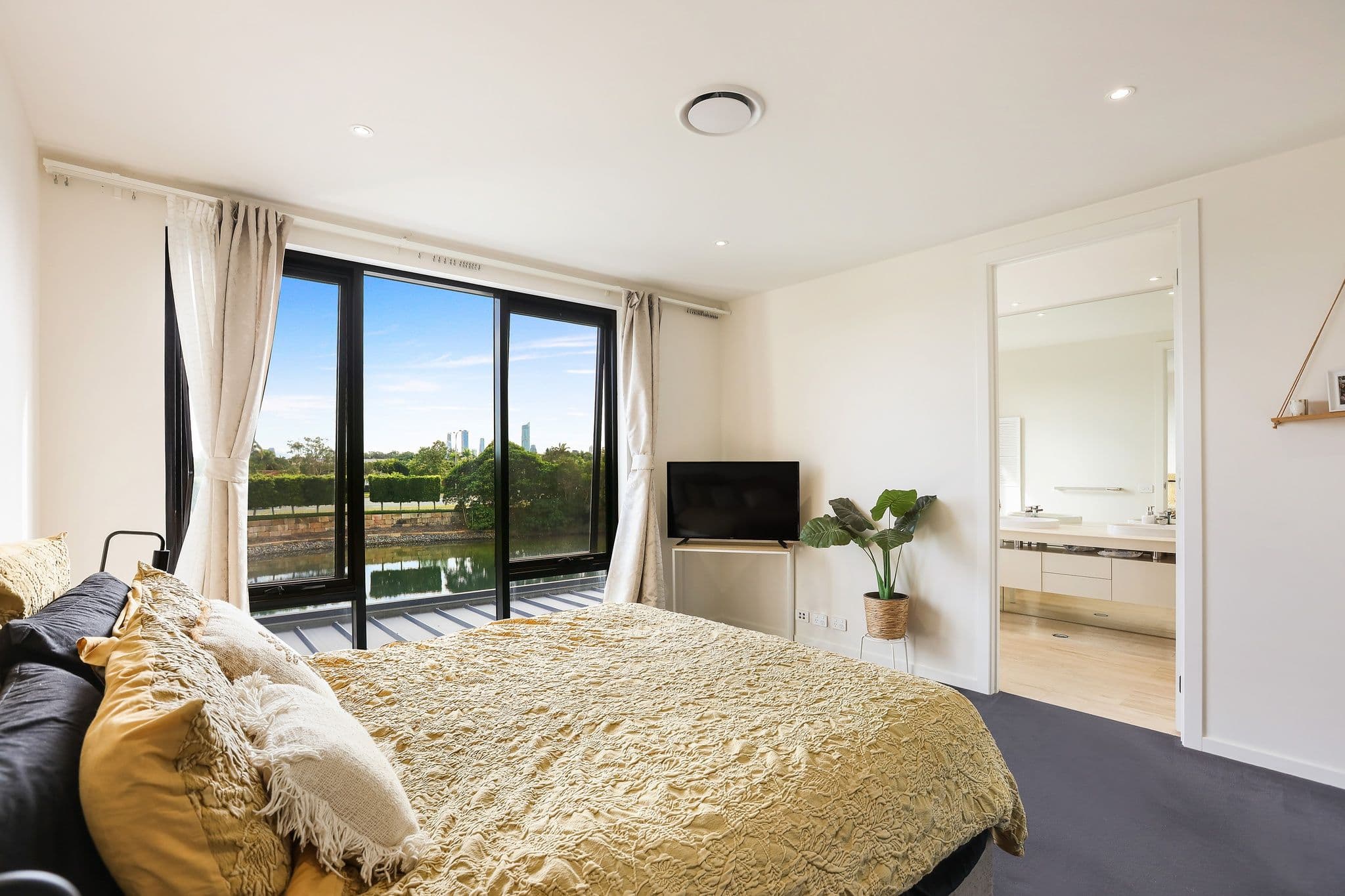 12 Concourse Drive, Mermaid Waters QLD 4218, Mermaid Waters - Thumbnail 2