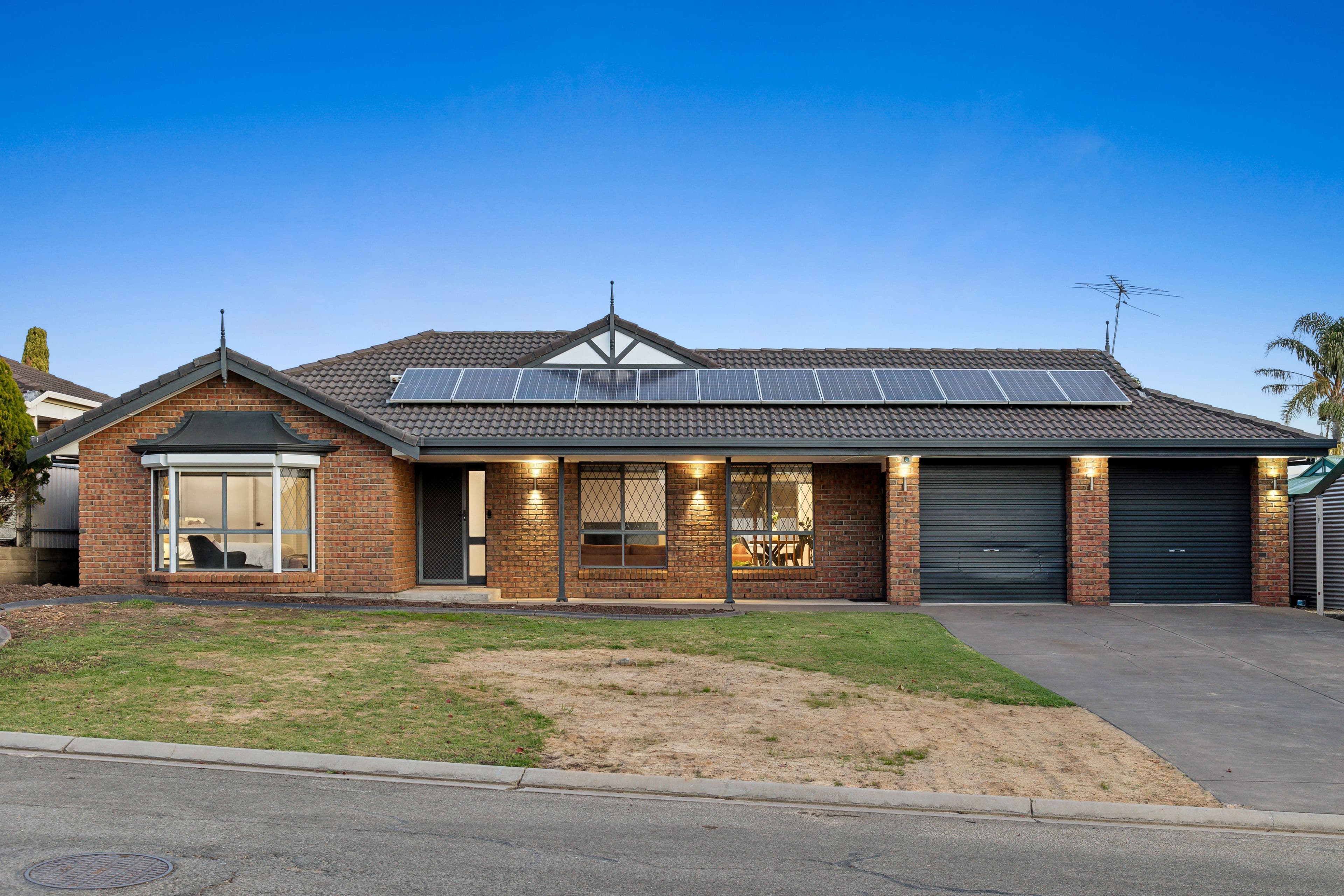 13 Vines Cross Crescent, Onkaparinga Hills SA 5163, Onkaparinga Hills - Image 1