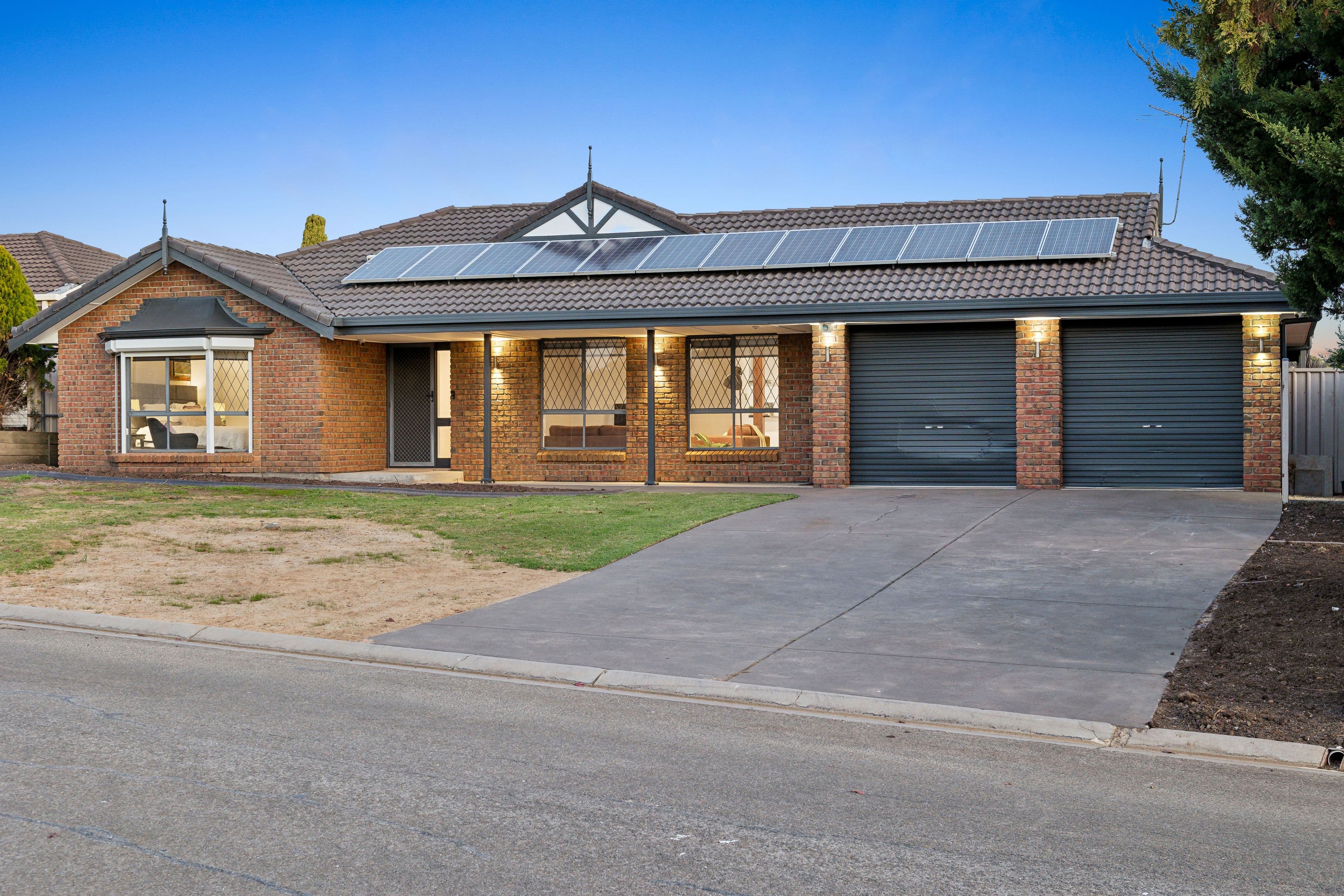 13 Vines Cross Crescent, Onkaparinga Hills SA 5163, Onkaparinga Hills - Thumbnail 2