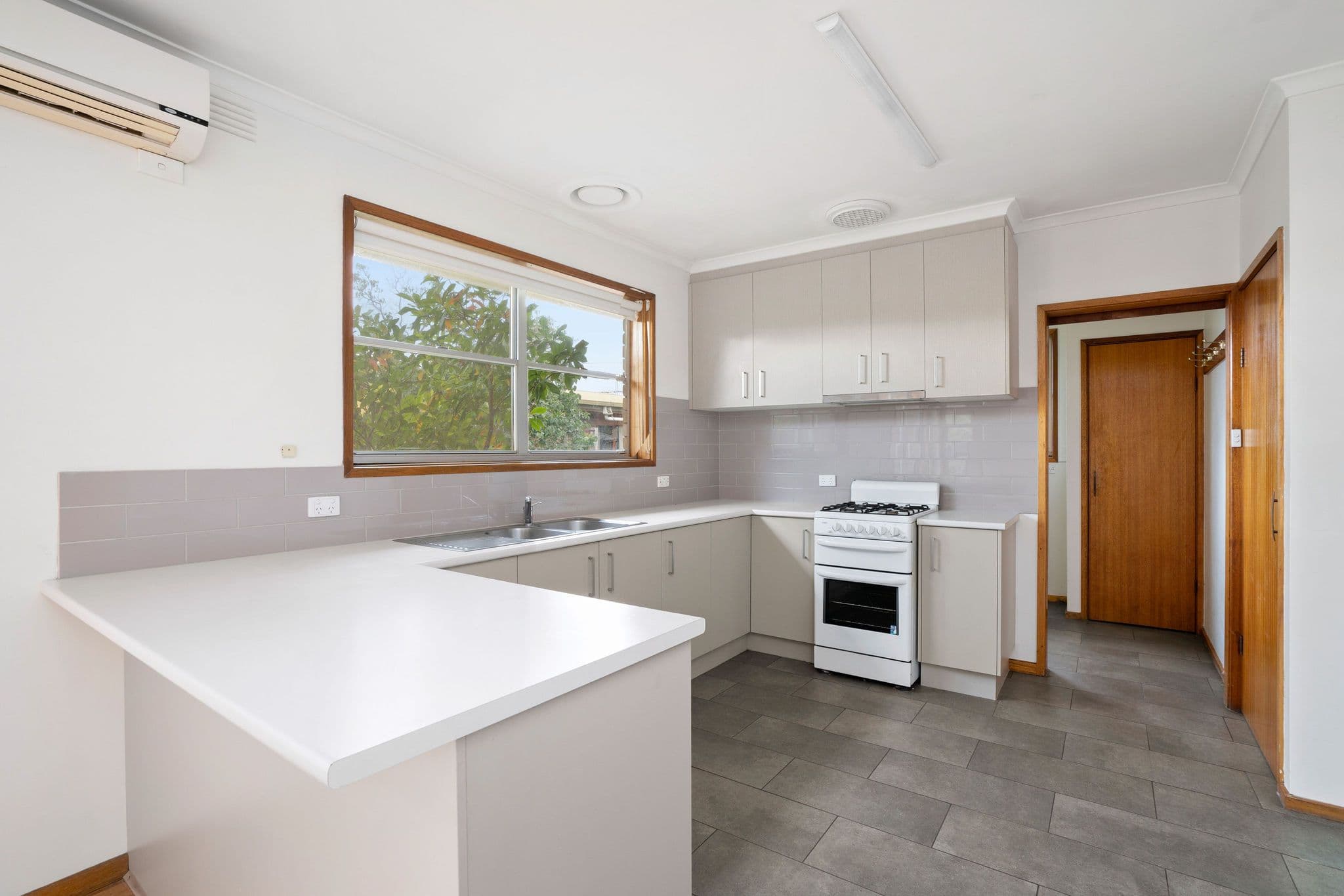 2 Darcy Street, Lara VIC 3212, Lara - Thumbnail 5