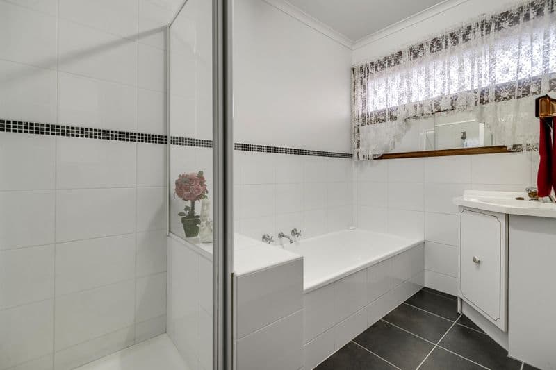 77 Betula Avenue, BUNDOORA VIC 3083, Bundoora - Thumbnail 4