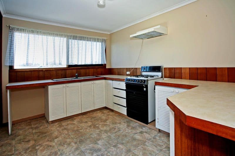 13 Durran Street, ST ALBANS PARK VIC 3219, St Albans Park - Thumbnail 7