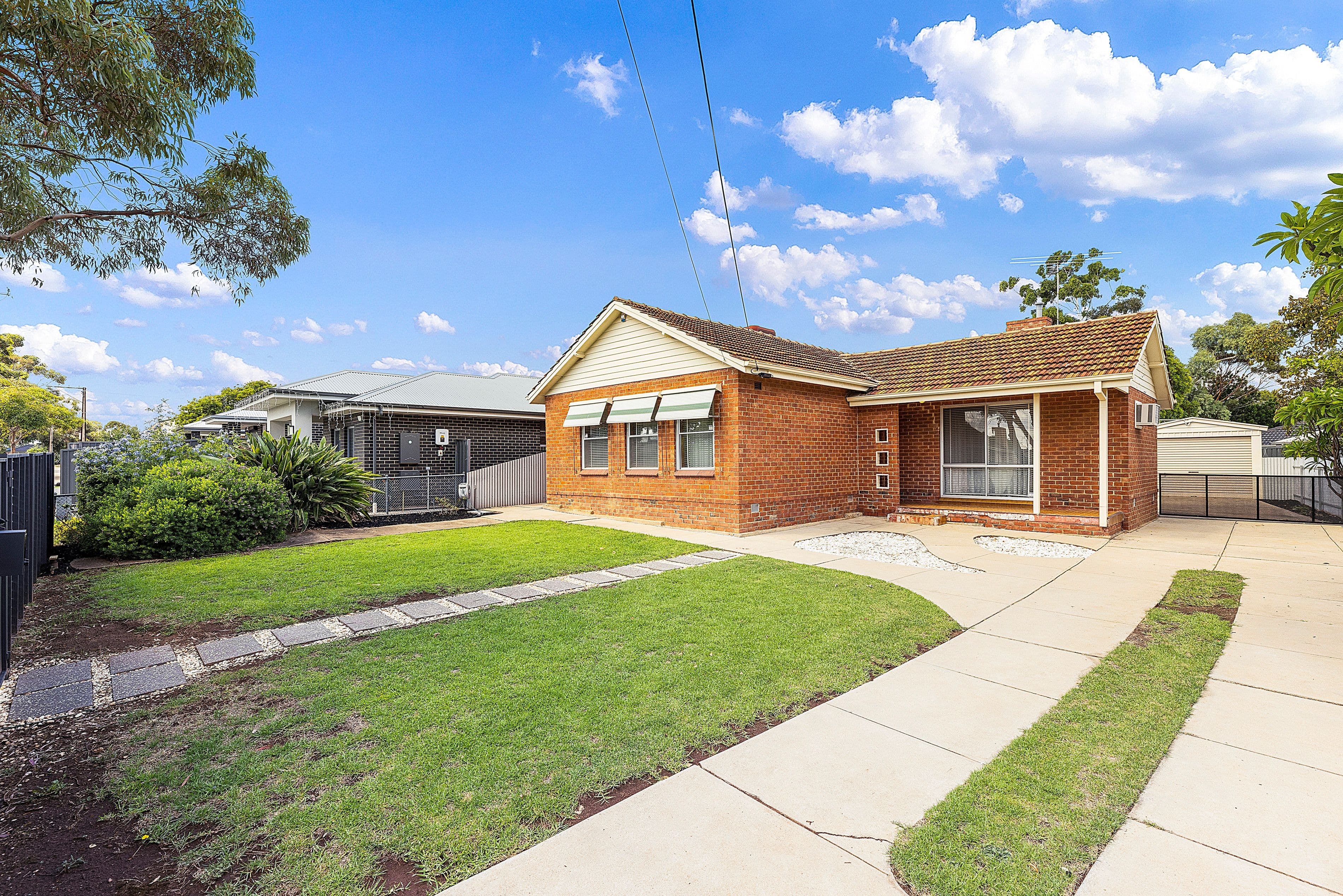 9 Selkirk Avenue, Clearview SA 5085, Clearview - Thumbnail 2