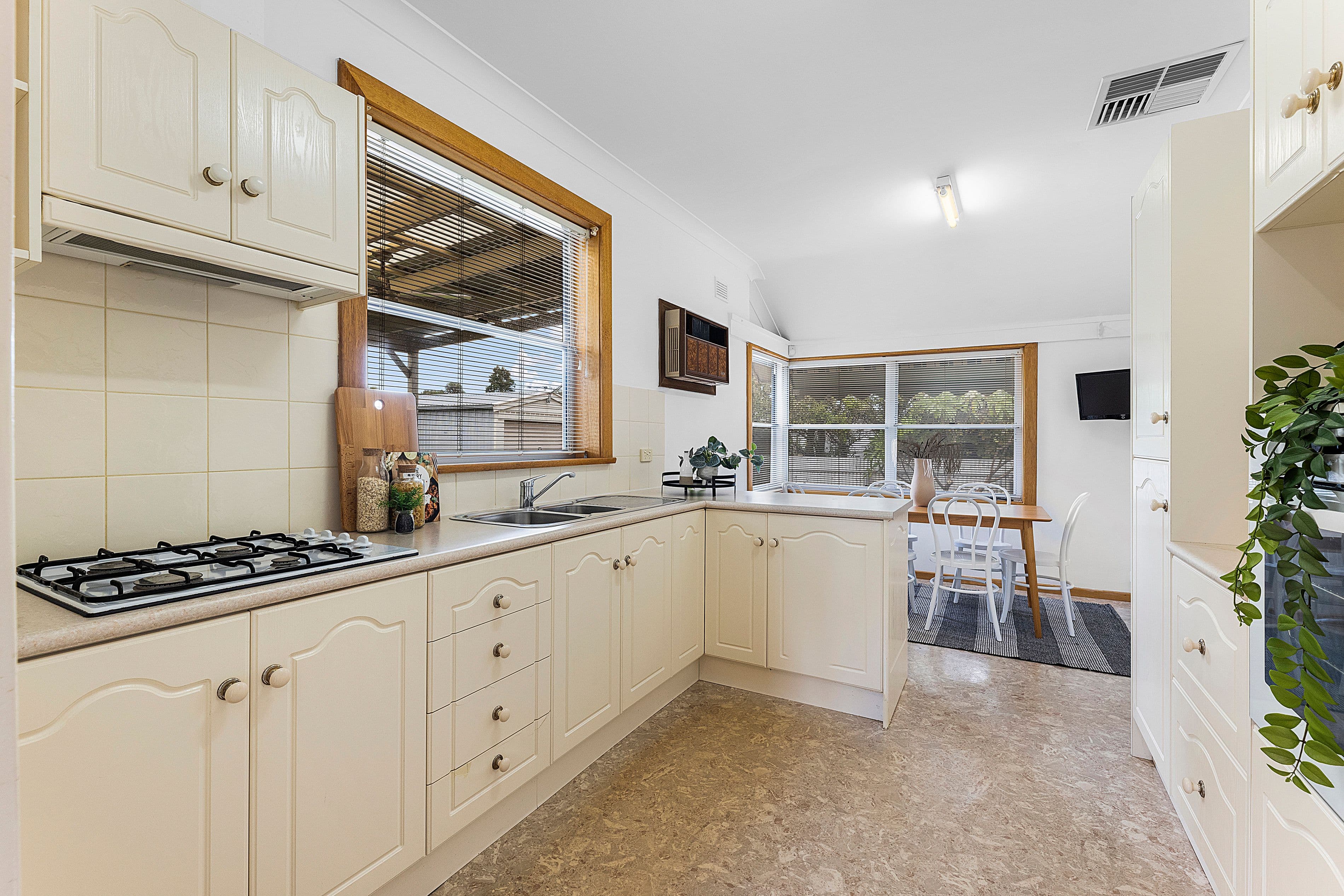 9 Selkirk Avenue, Clearview SA 5085, Clearview - Thumbnail 6