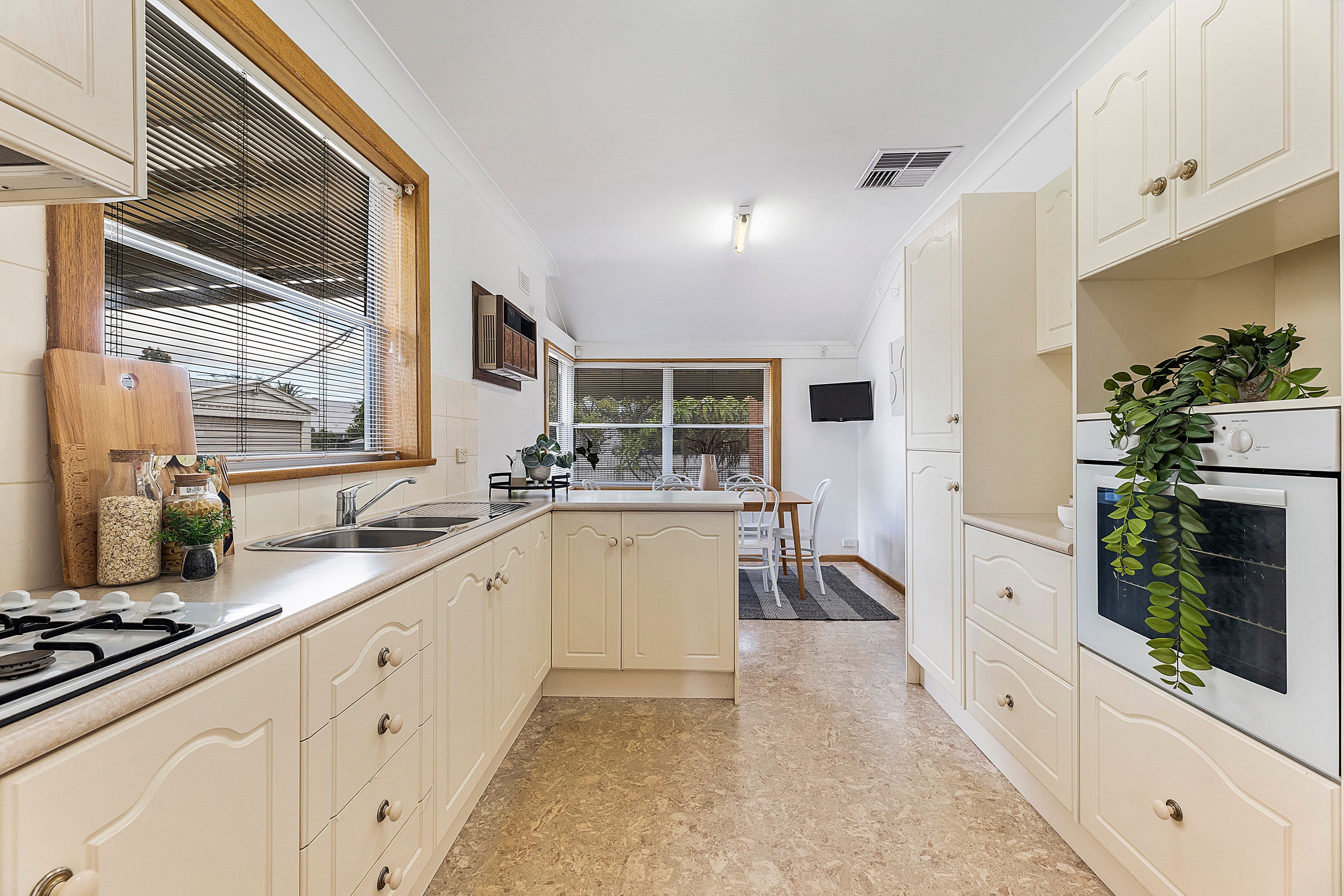 9 Selkirk Avenue, Clearview SA 5085, Clearview - Thumbnail 7
