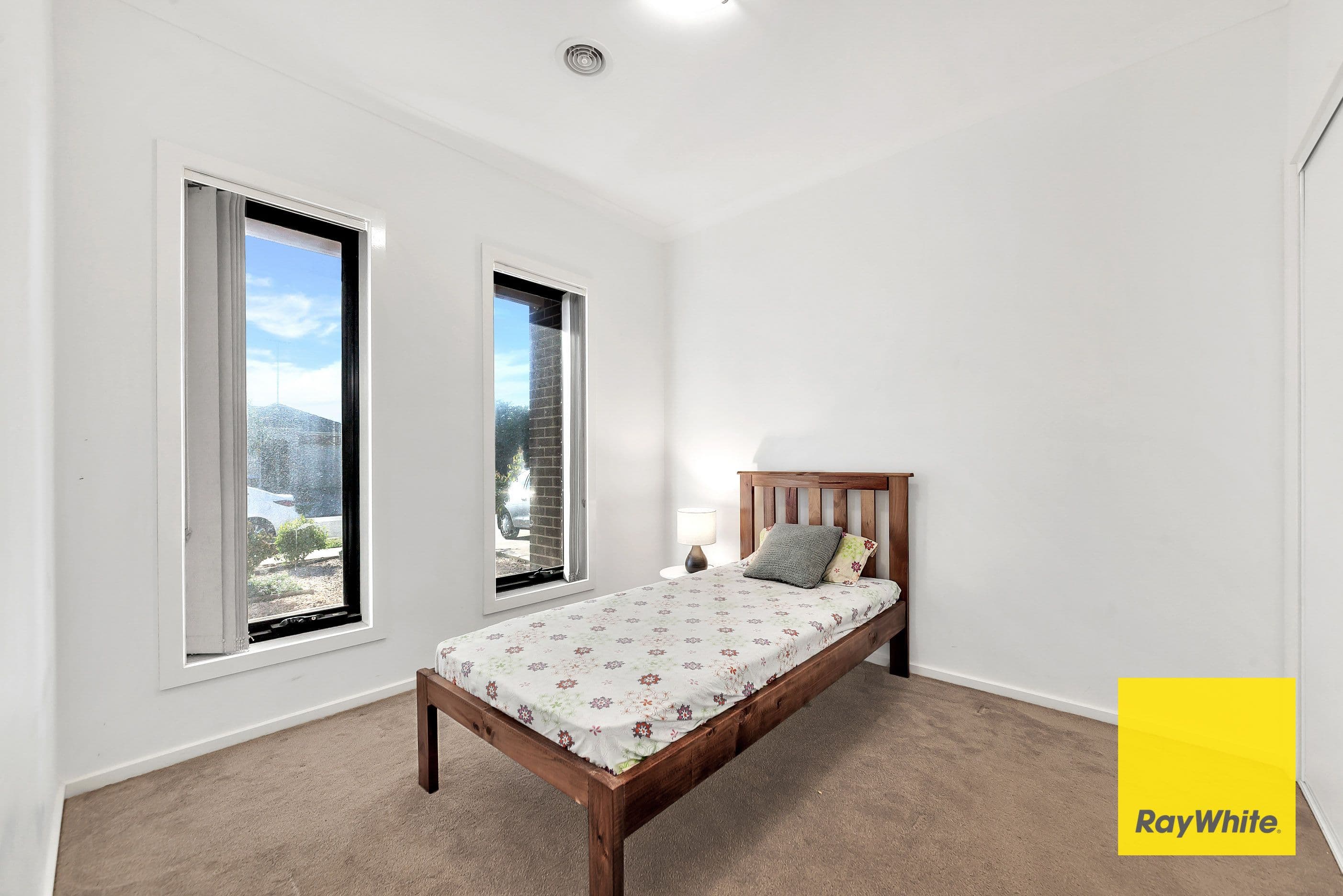 14 Red Robin Road, Truganina VIC 3029, Truganina - Thumbnail 5