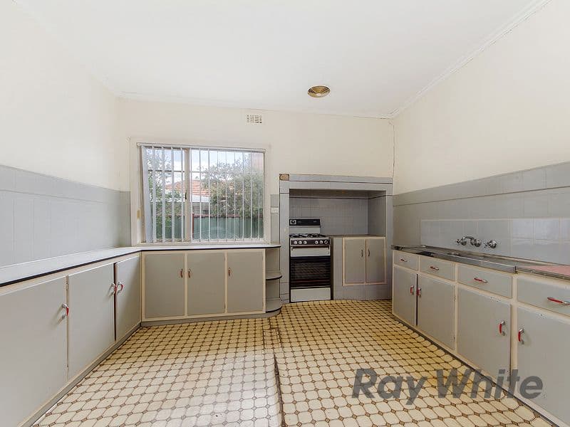 29 Beaver Street, St Albans VIC 3021, St Albans - Thumbnail 2