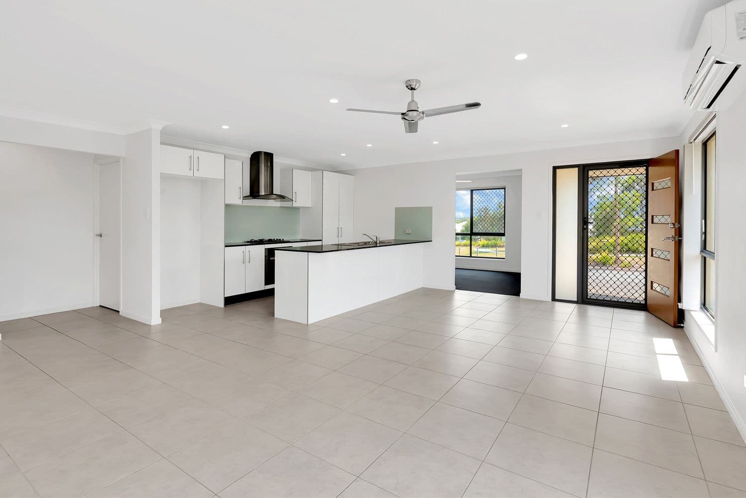 8 McAllisters Crescent, Coomera QLD 4209, Coomera - Thumbnail 4