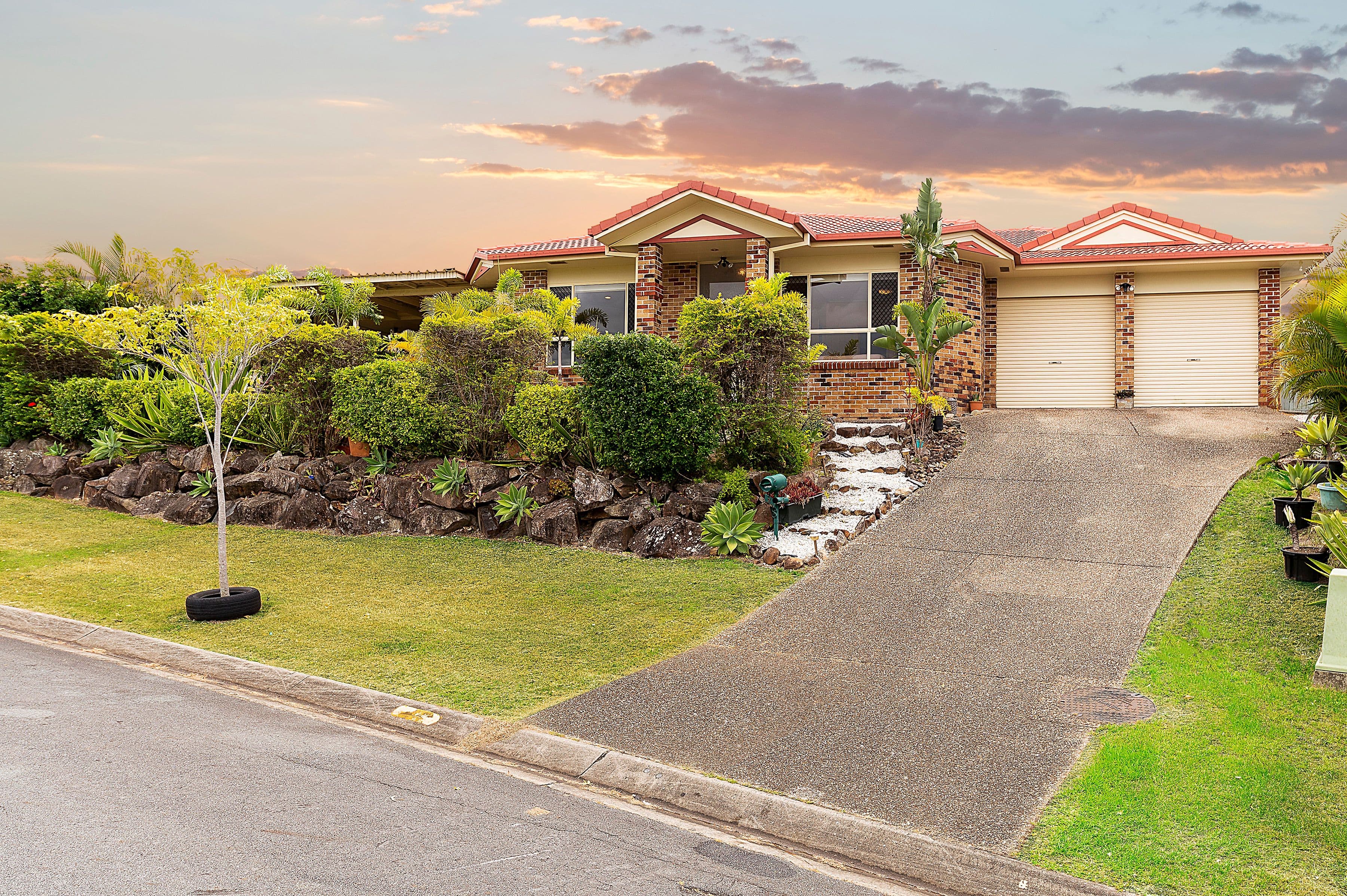 2 Greenridge Street, Oxenford QLD 4210, Oxenford - Thumbnail 2