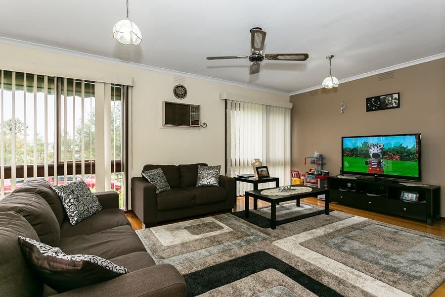 10 Quail Crescent, MELTON VIC 3337, Melton - Thumbnail 3