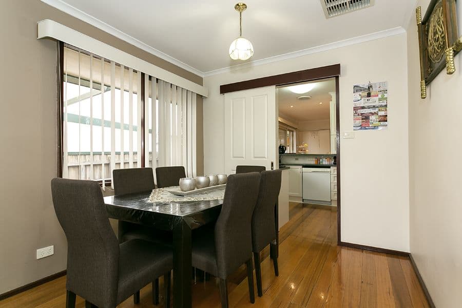 10 Quail Crescent, MELTON VIC 3337, Melton - Thumbnail 4