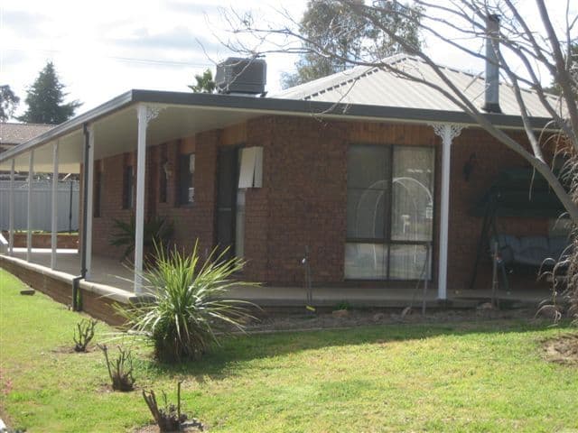 34 Pineview Circuit, YOUNG NSW 2594, Young - Thumbnail 2