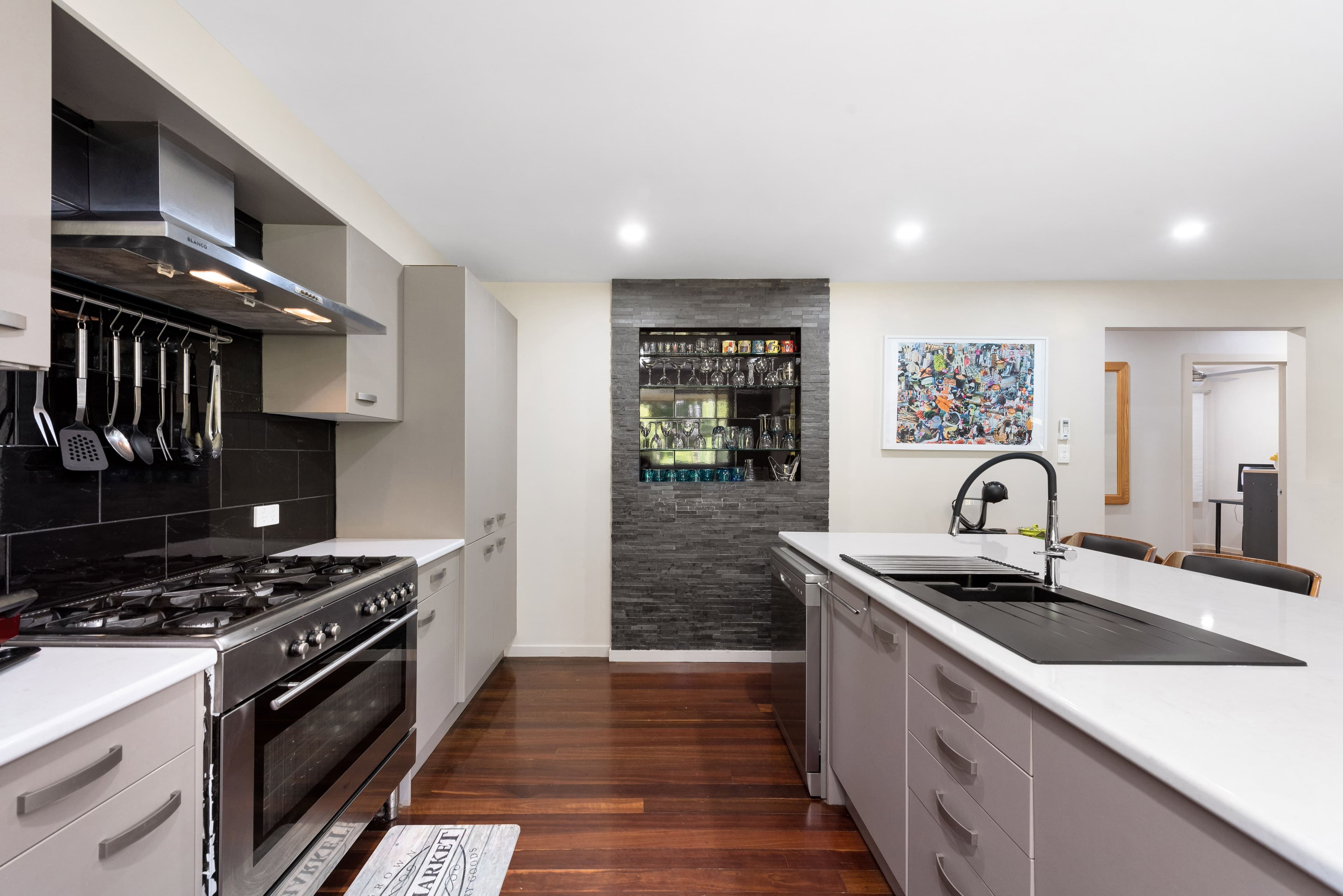 10 Arkana Street, The Gap QLD 4061, The Gap - Thumbnail 2