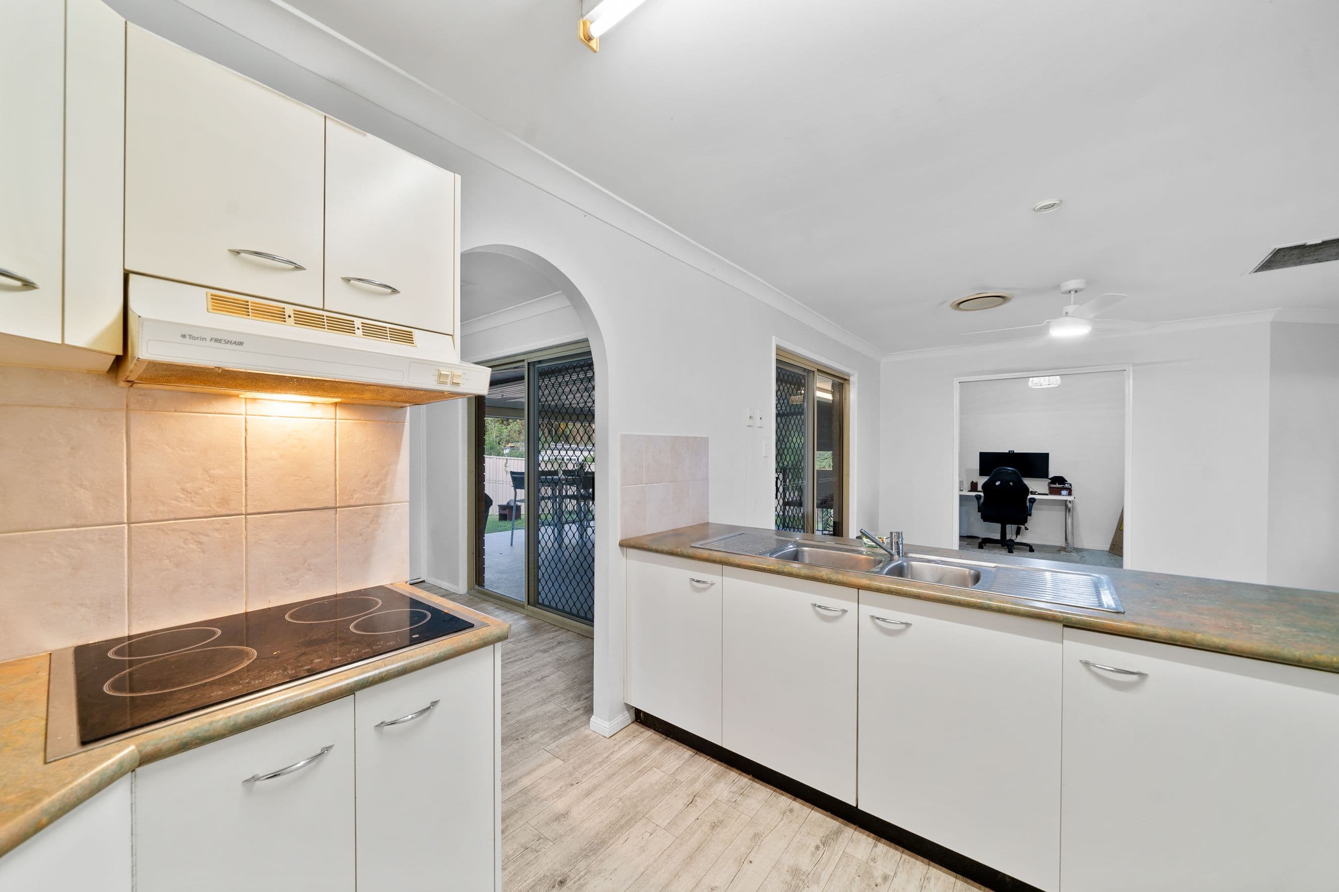 12 Widewood Court, Heritage Park QLD 4118, Heritage Park - Thumbnail 6
