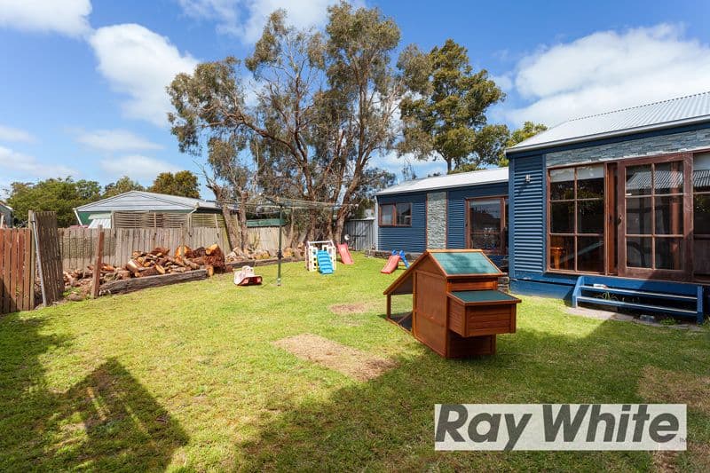 11 Pettit Street, CRIB POINT VIC 3919, Crib Point - Thumbnail 3
