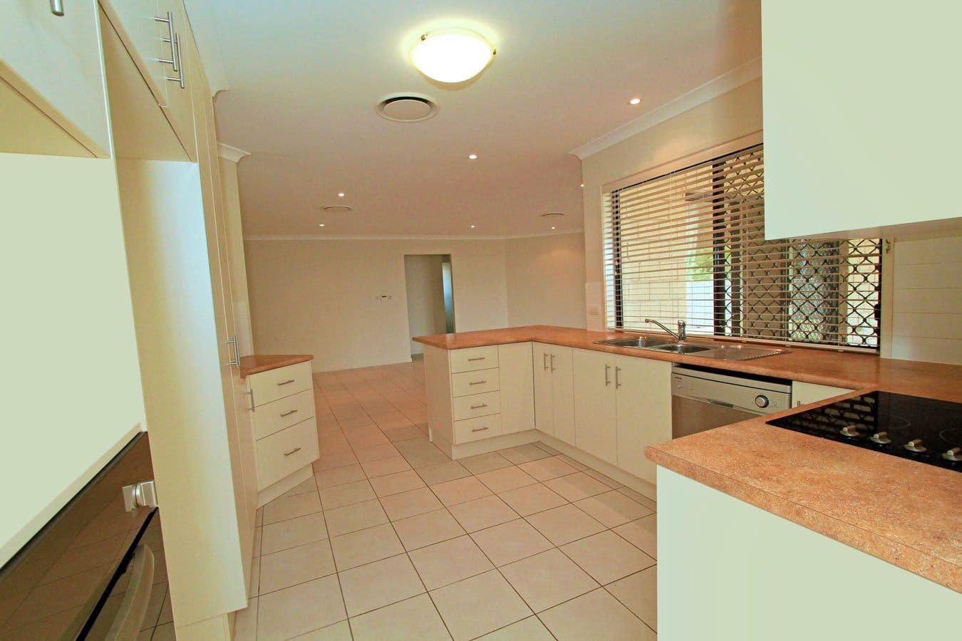 91 Carbeen Drive, TARANGANBA QLD 4703, Taranganba - Thumbnail 6