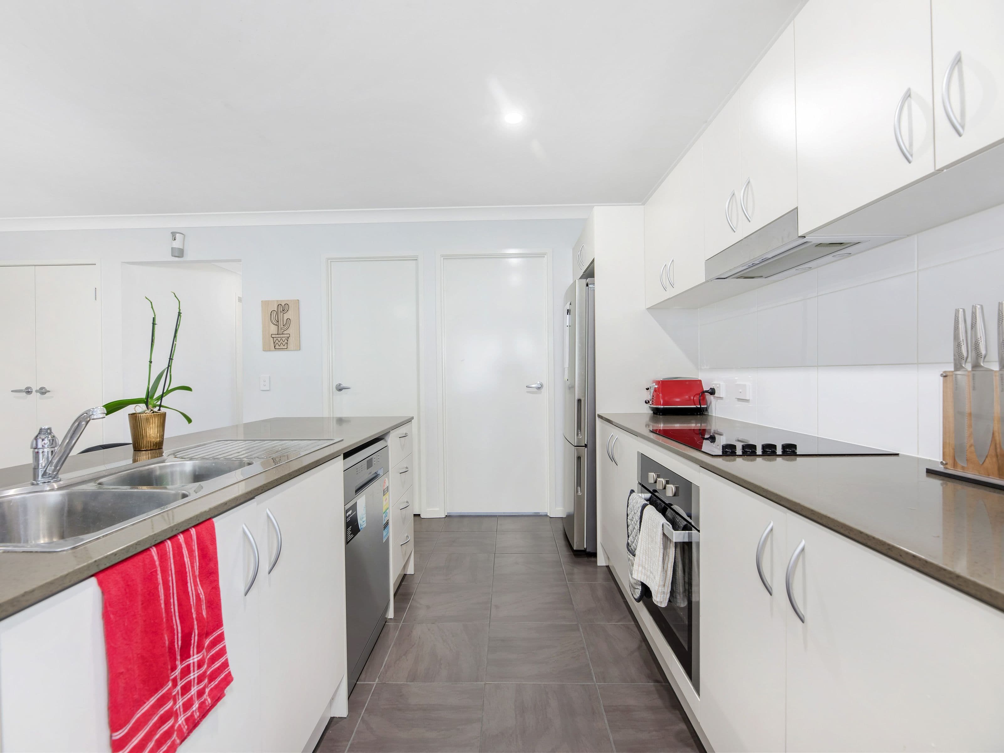 24 Coolah Street, South Ripley QLD 4306, South Ripley - Thumbnail 2