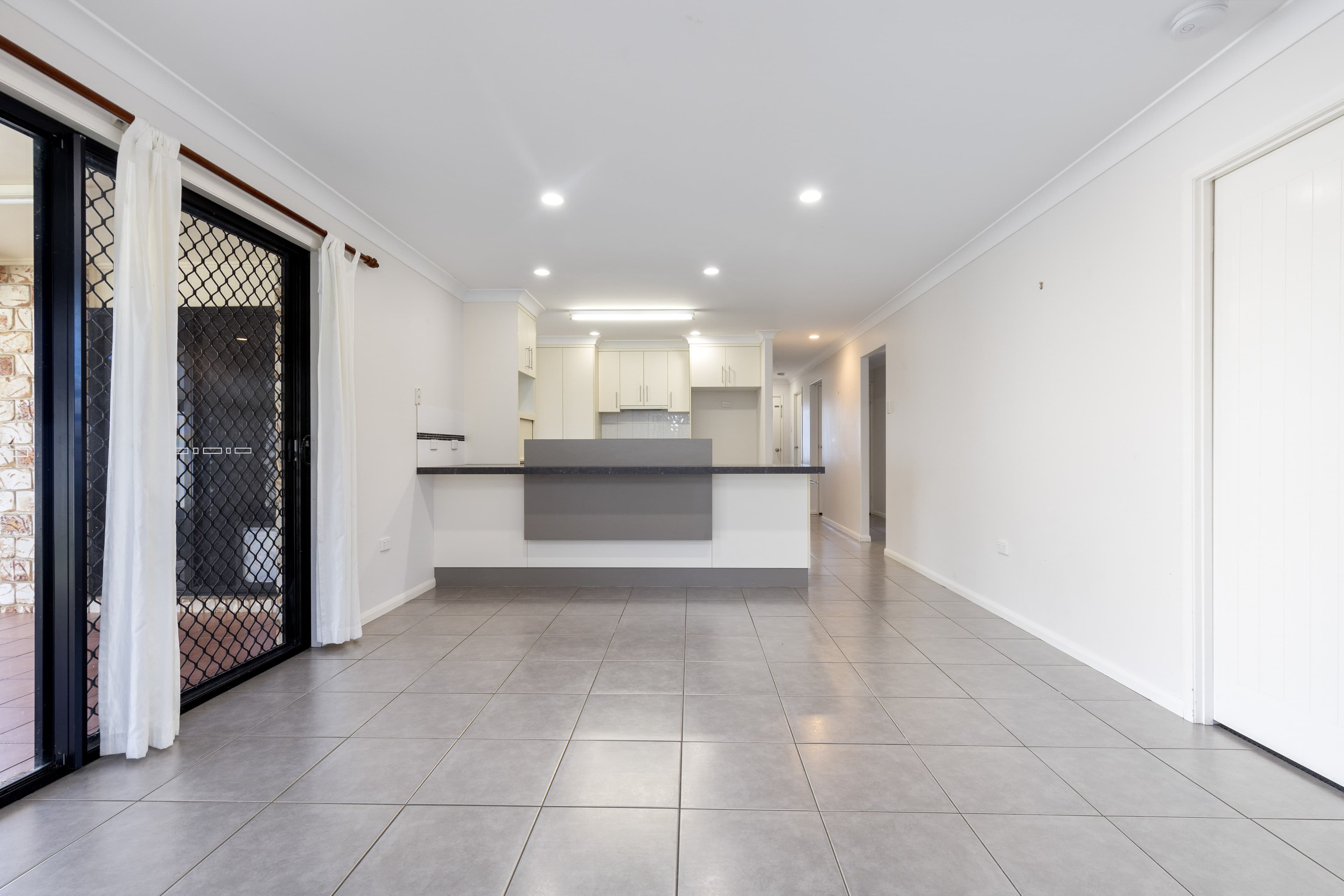 16 Coldstream Street, Emerald QLD 4720, Emerald - Thumbnail 8
