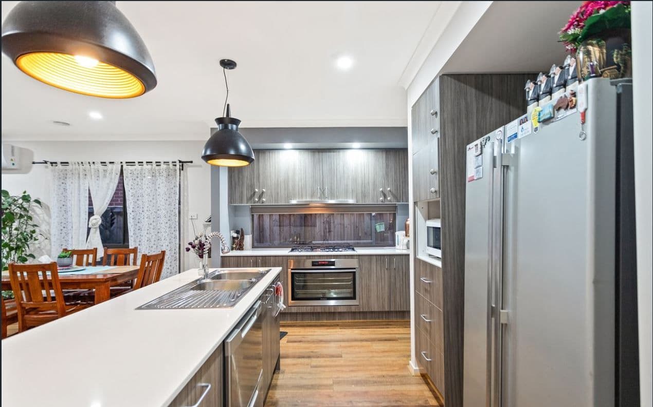 6 Merivale Drive, Truganina VIC 3029, Truganina - Thumbnail 4