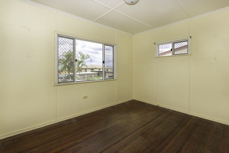 15 Blaxland Street, Eastern Heights QLD 4305, Eastern Heights - Thumbnail 2