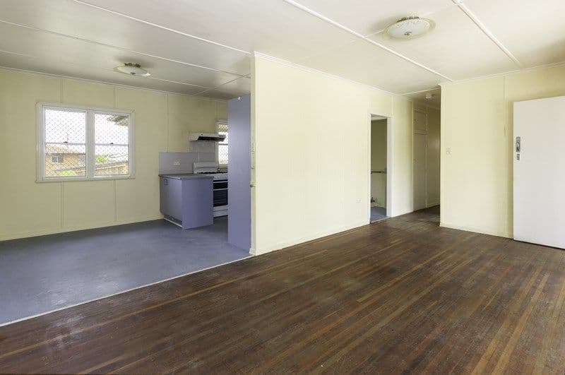 15 Blaxland Street, Eastern Heights QLD 4305, Eastern Heights - Thumbnail 4