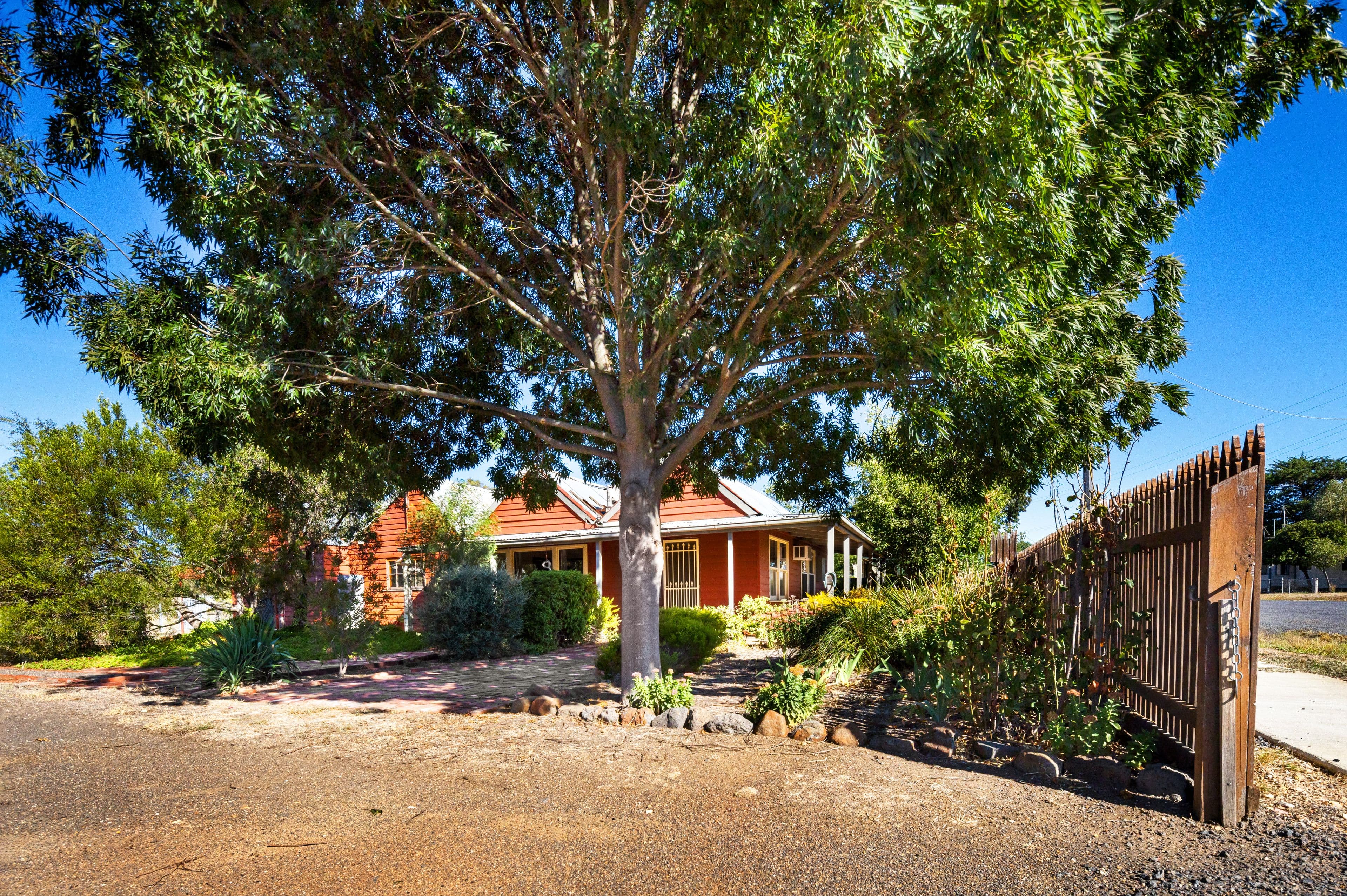 38 Ballarat Street North, Talbot VIC 3371, Talbot - Thumbnail 3