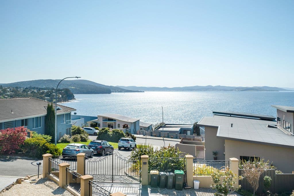 36 Suncoast Drive, Blackmans Bay TAS 7052, Blackmans Bay - Thumbnail 4