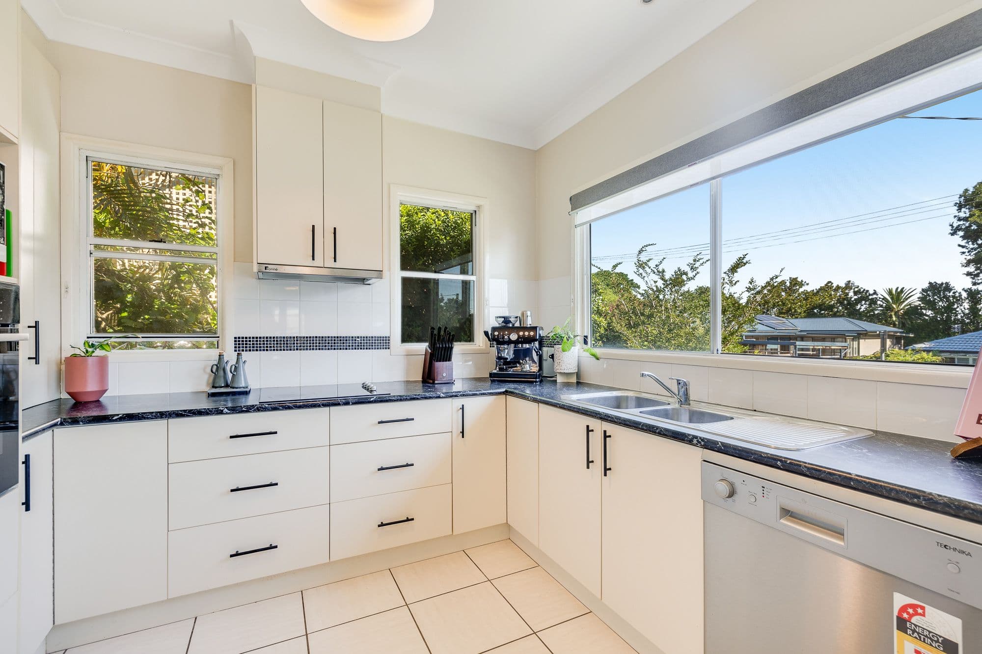9 Spieker Street, Mount Lofty QLD 4350, Mount Lofty - Thumbnail 3