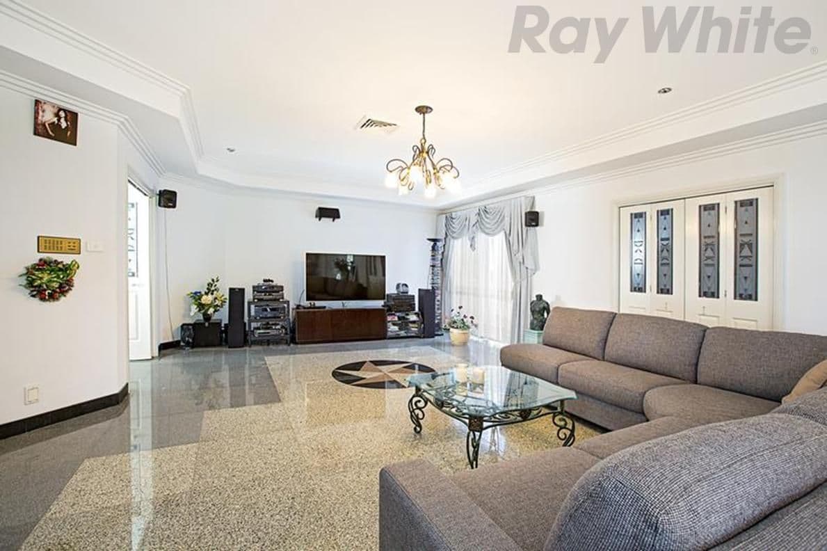 18 Edinburgh Circuit, CECIL HILLS NSW 2171, Cecil Hills - Thumbnail 3