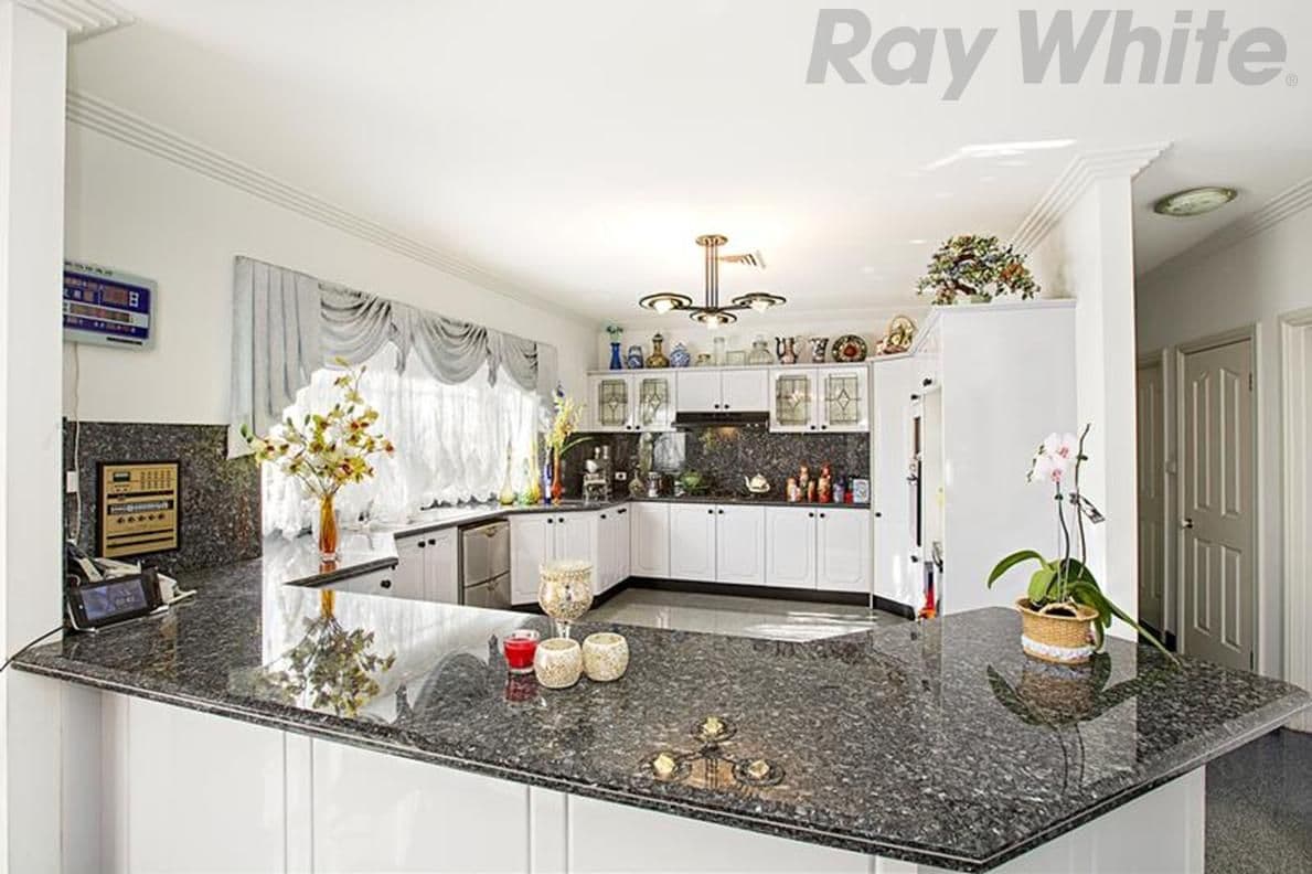 18 Edinburgh Circuit, CECIL HILLS NSW 2171, Cecil Hills - Thumbnail 6