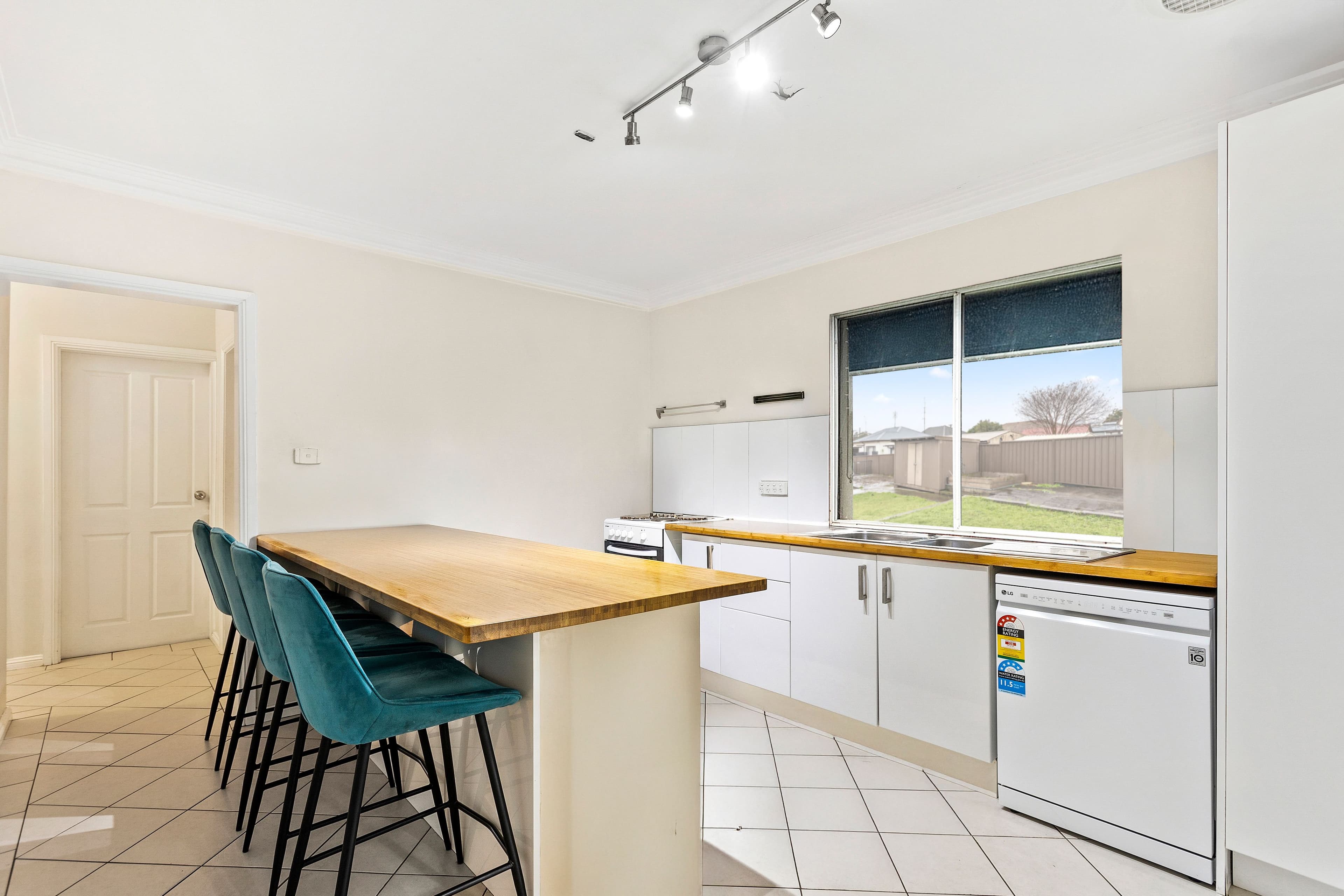 15 Merrett Avenue, Cringila NSW 2502, Cringila - Image 1
