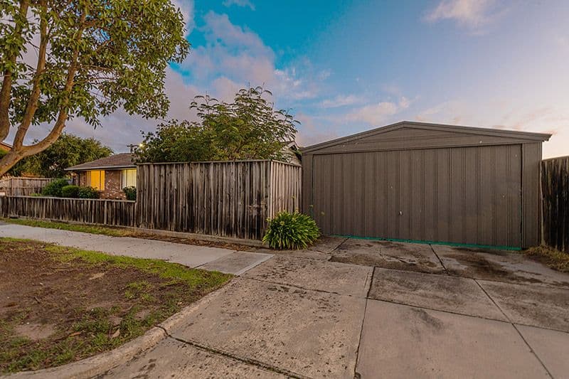 1 Rimfire Crescent, Cranbourne VIC 3977, Cranbourne - Thumbnail 3