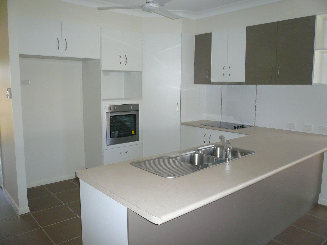 11 Dampier Crescent, Burdell QLD 4818, Burdell - Thumbnail 2