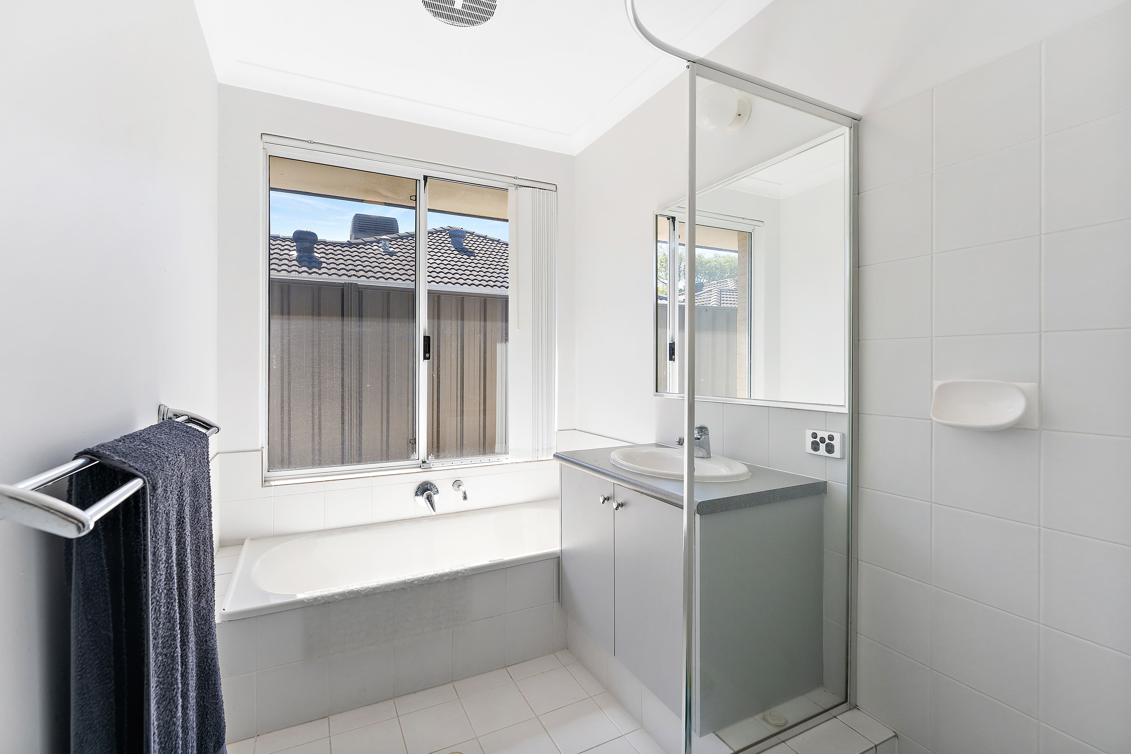 8 Belgravia Place, Canning Vale WA 6155, Canning Vale - Thumbnail 7