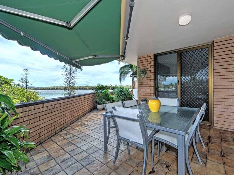 8 Paradise Parade, PARADISE POINT QLD 4216, Paradise Point - Thumbnail 2