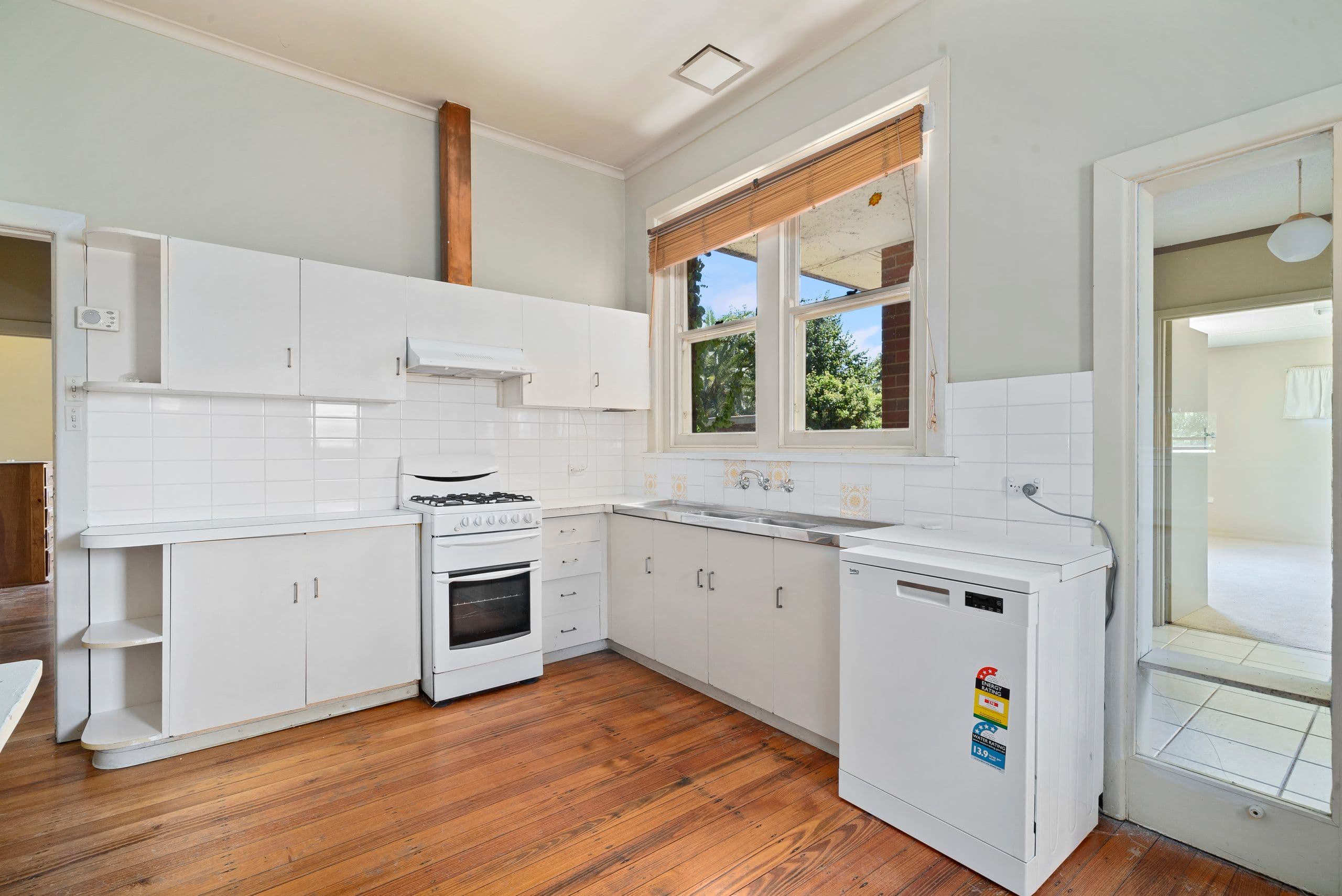 5 Benson Street, Benalla VIC 3672, Benalla - Thumbnail 5