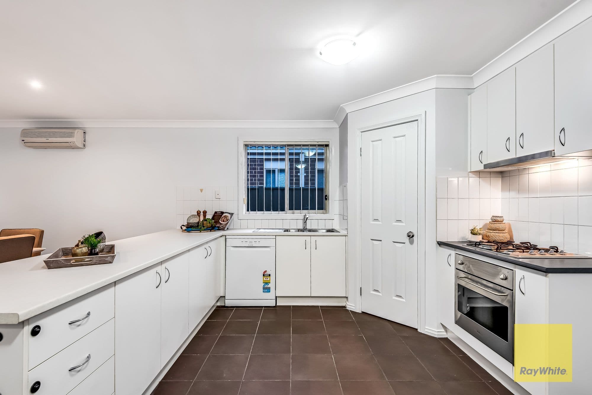 14 Lookout Way, Tarneit VIC 3029, Tarneit - Thumbnail 7